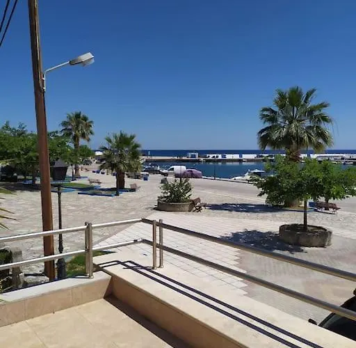 Anchors Aweigh 1-n.skioni Kassandra Sea View Apt. Апартаменты