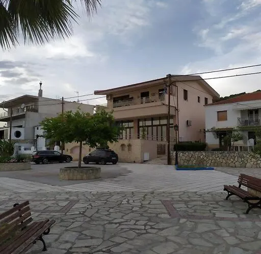 Anchors Aweigh 1-n.skioni Kassandra Sea View Apt. Апартаменты Неа-Скиони